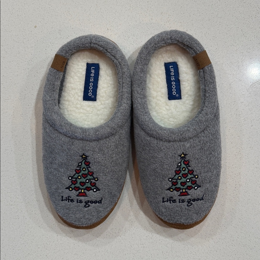 Life is Good Christmas Tree Slippers Women’s Size Small 5/6 - Picture 1 of 11